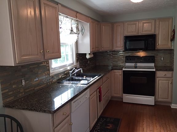 3rd image of 253 Ryeland Cir