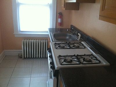 4th image of 840-842 S 11th St