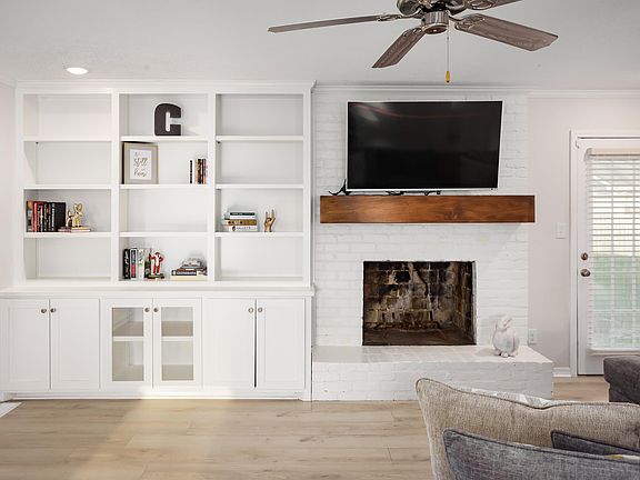 4th image of 445 Roxie Dr