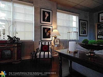 4th image of 411 1st Ave #202