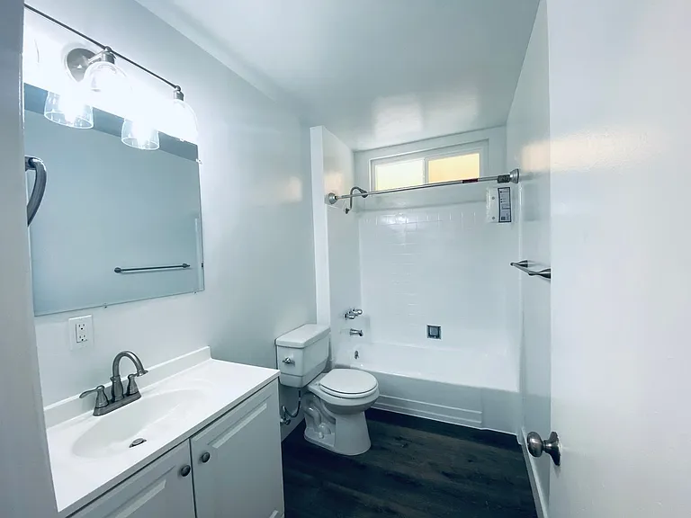 7351 Variel Ave — Photo 21