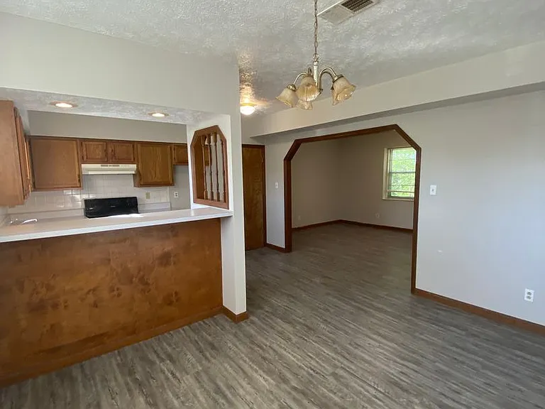 906 Flanders Ln NW — Photo 11