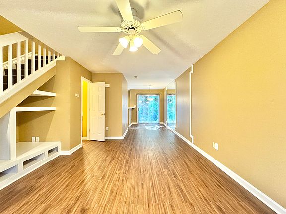 2nd image of 3703 Winborne Ln