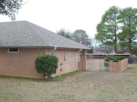3rd image of 1004 SE 25th Ave