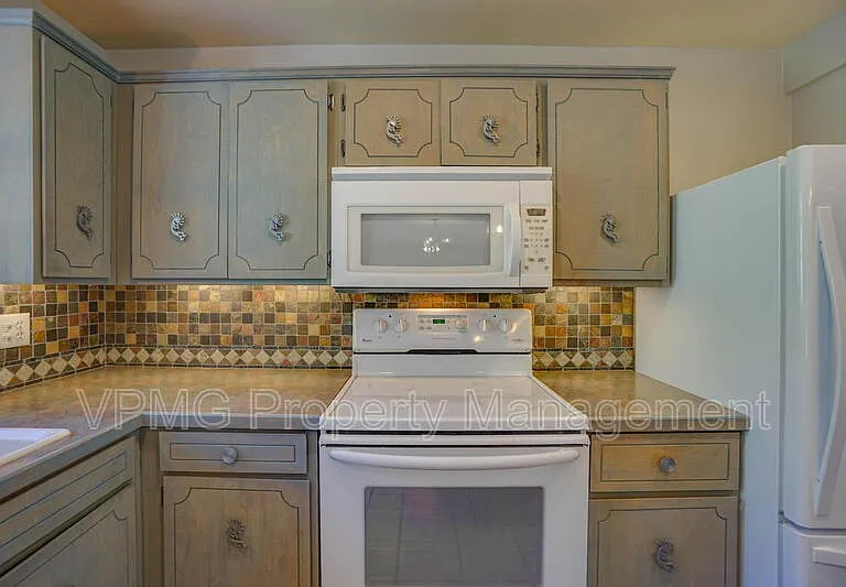 12014 NE 16th St — Photo 12