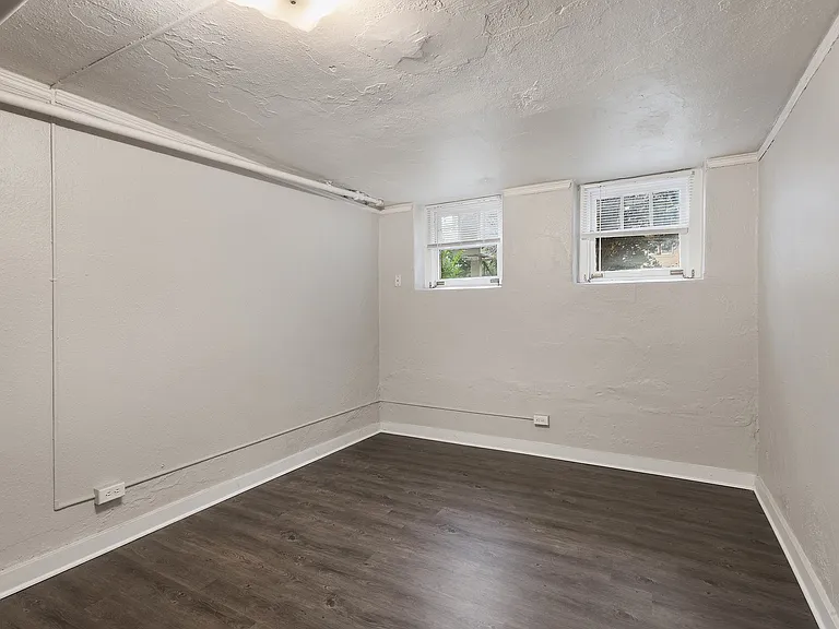 East Evans Apartments — Photo 13