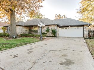 2901 Del Rey Cir, Midwest City, OK 73110