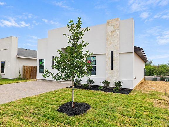2nd image of 2335 Mango Rd