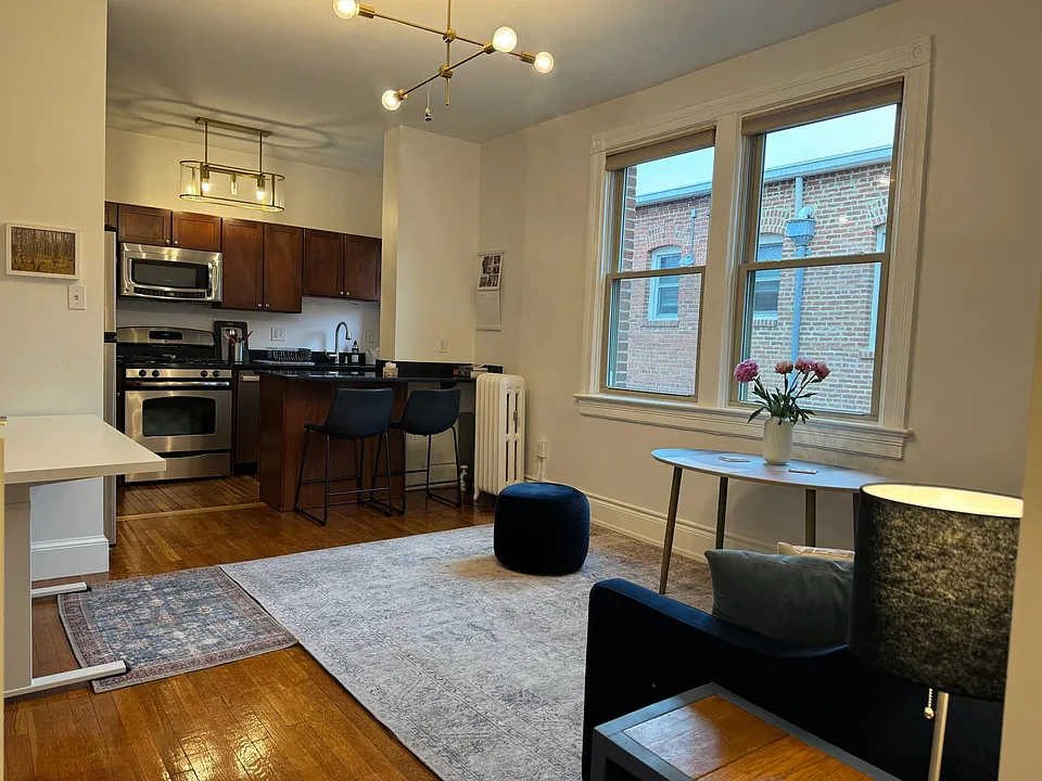 1415 Girard St NW #404