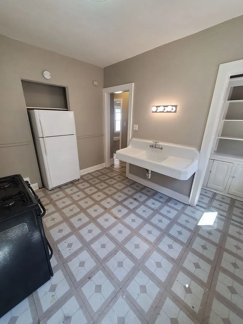 2545-2547 N 38th St - Duplex (Ace Property) — Photo 3
