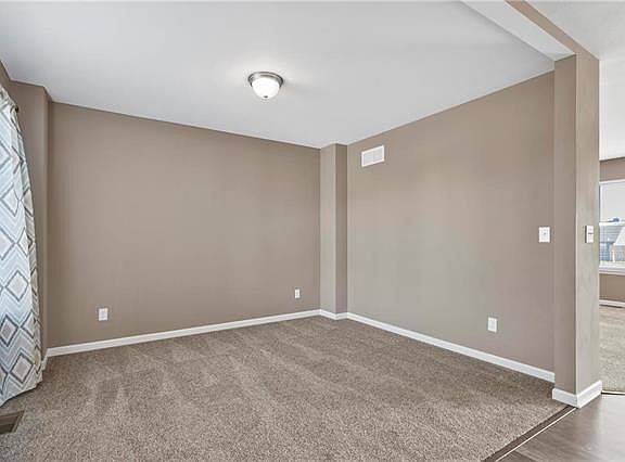 3rd image of 1005 Whippoorwill Ln