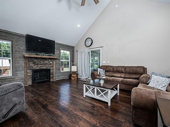3rd image of 24646 Dehoff Dr