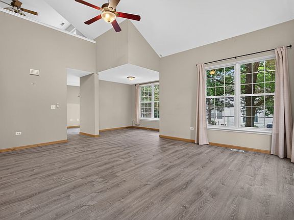 4th image of 533 Mallard Ln #A