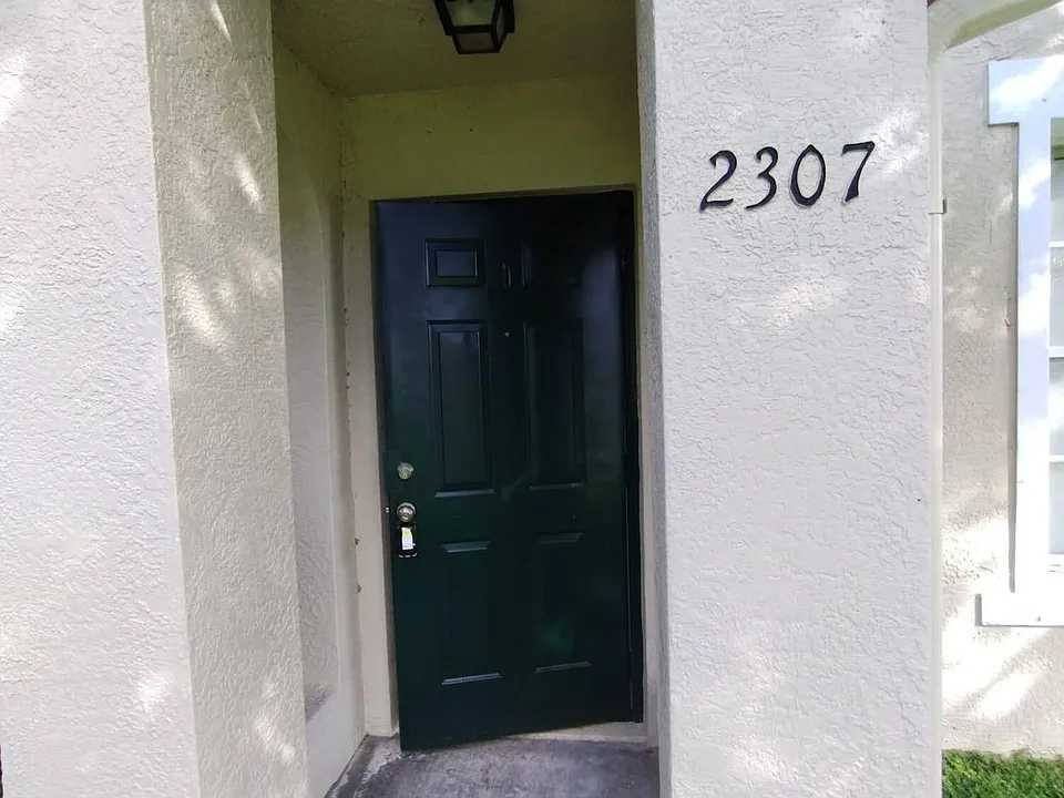 2307 Belmont Ln #2307