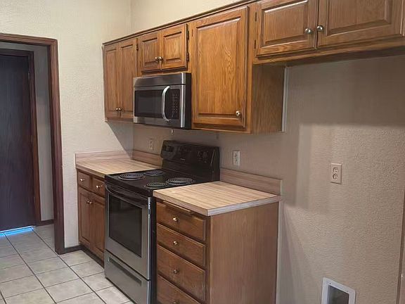 5th image of 7928 NW 83rd St