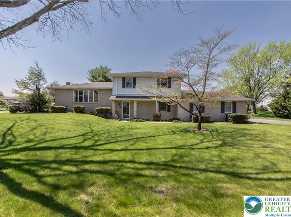 707 Lexington Rd, Nazareth, PA 18064