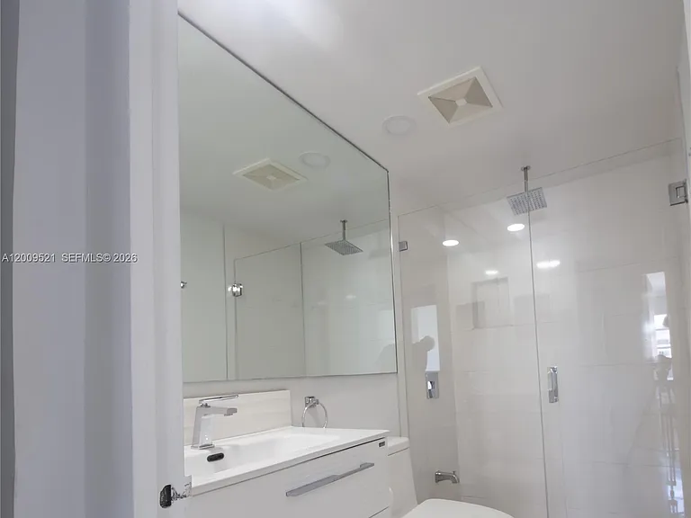 1408 Brickell Bay Dr #1002 — Photo 29