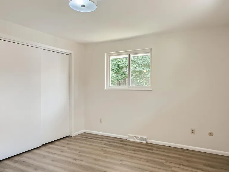 5520 W Lehigh Ave — Photo 7