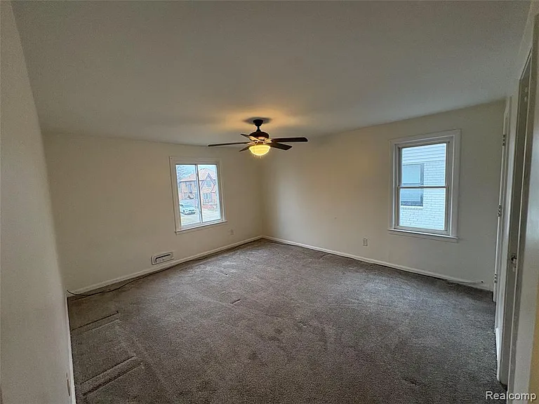 1079 Emmons Blvd — Photo 23