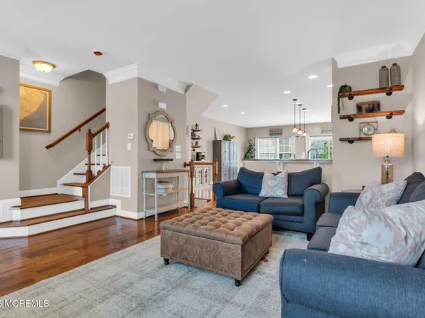 3 Olivia Dr, Tinton Falls, NJ 07712