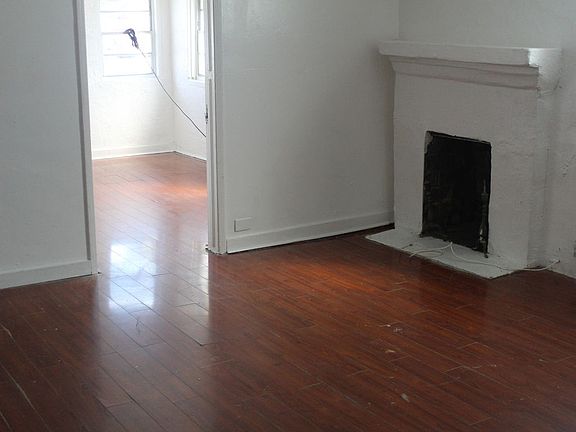 5th image of 1977 N Tamarind Ave