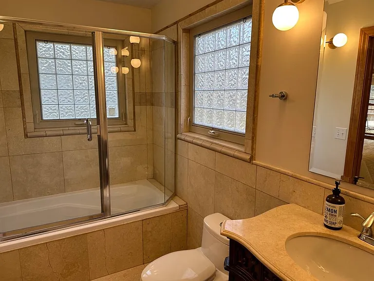 4448 Rainbow Blvd — Photo 15