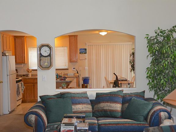 3rd image of 757 Greenlaven St