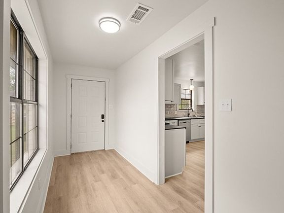 3rd image of 100 Franklin St