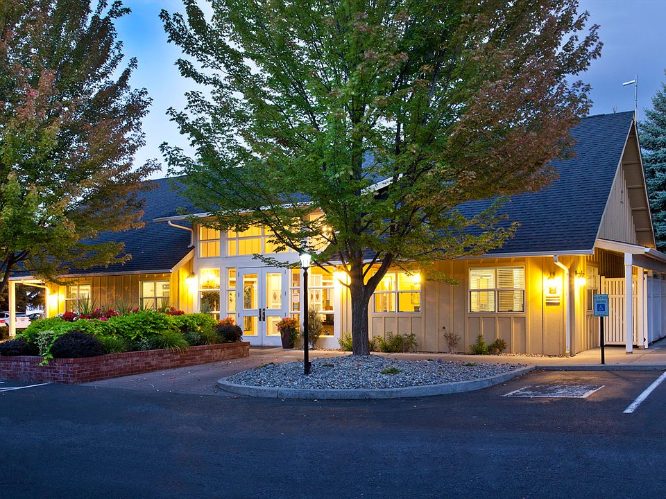 Welcoming Lease Office
