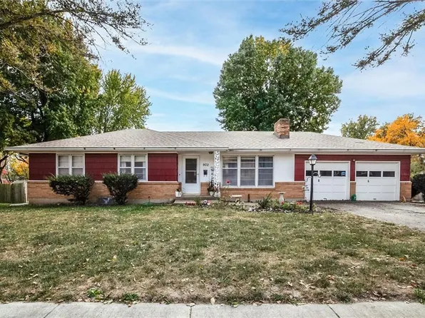 902 NW B St, Blue Springs, MO 64015