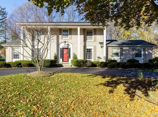 32000 Balmoral Dr, Livonia, MI 48154