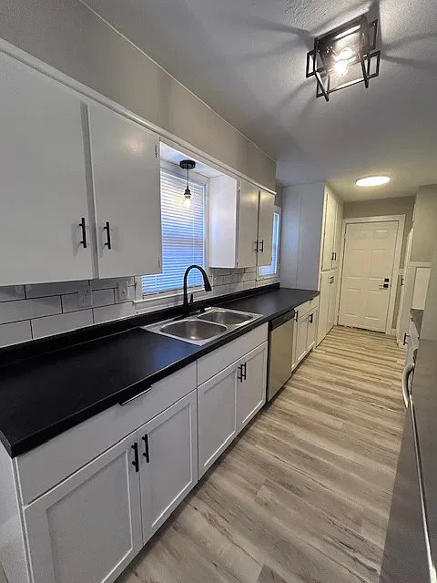3 bed, 910 sqft, $1,375 — Photo 4