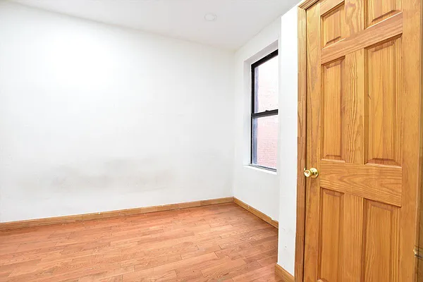 Rented by Clove Realty LLC | media 18