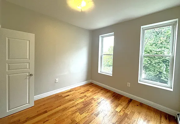 Rented by Pear NYC LLC | media 8