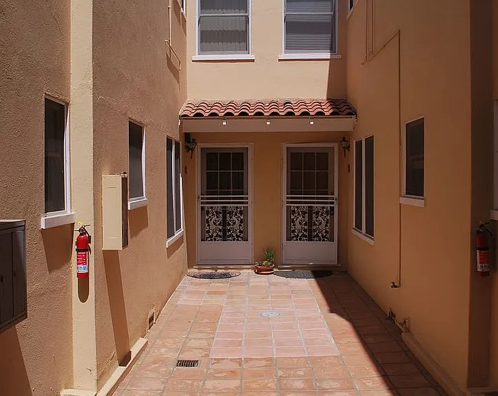847 Poli St — Photo 18