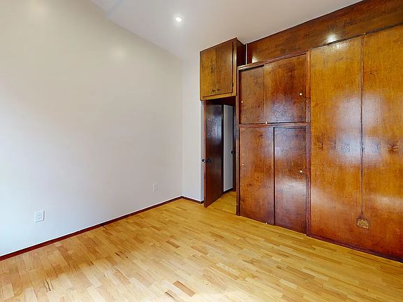 5th image of 235 W 18th St APT 2RW