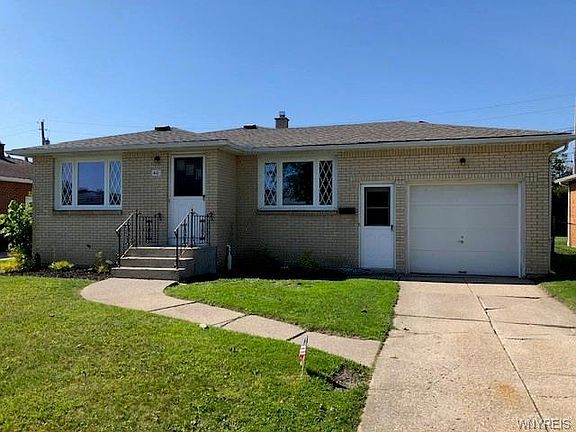 2nd image of 40 Joanne Ln