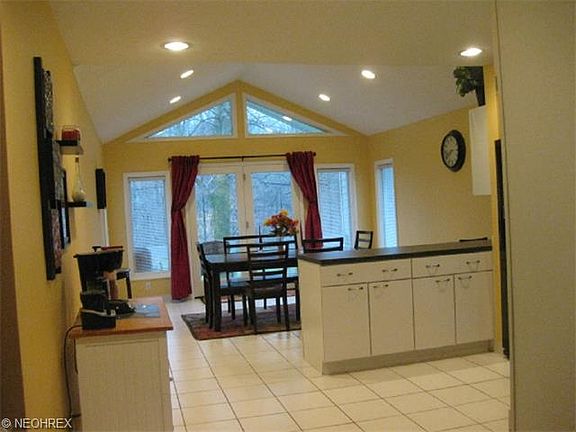 5th image of 1025 Alden Dr