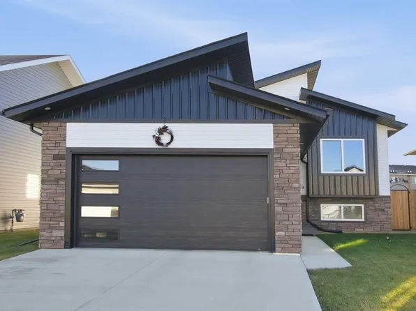 69 N Mackenzie Ave, Lacombe, AB T4L 0H9