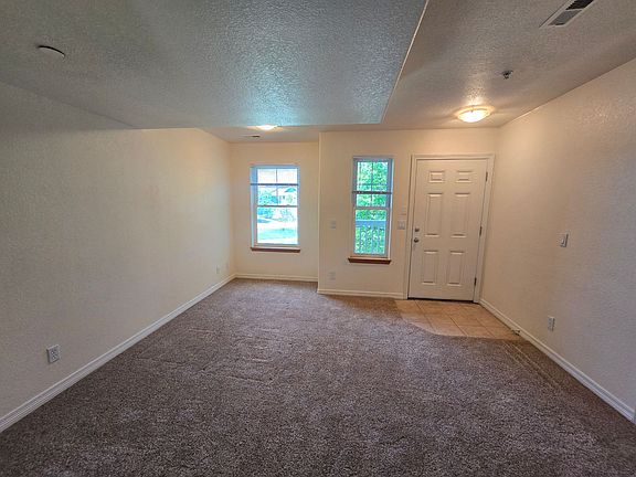 3rd image of 1001 Laramie Blvd #15