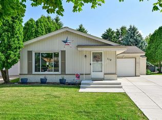 112 W Goldleaf Ave, Milwaukee, WI 53207