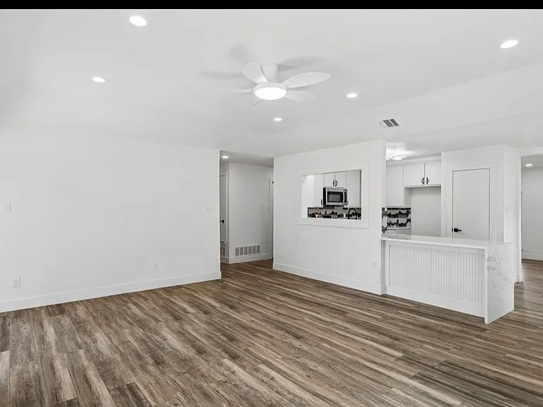 913 Filmore Dr — Photo 12