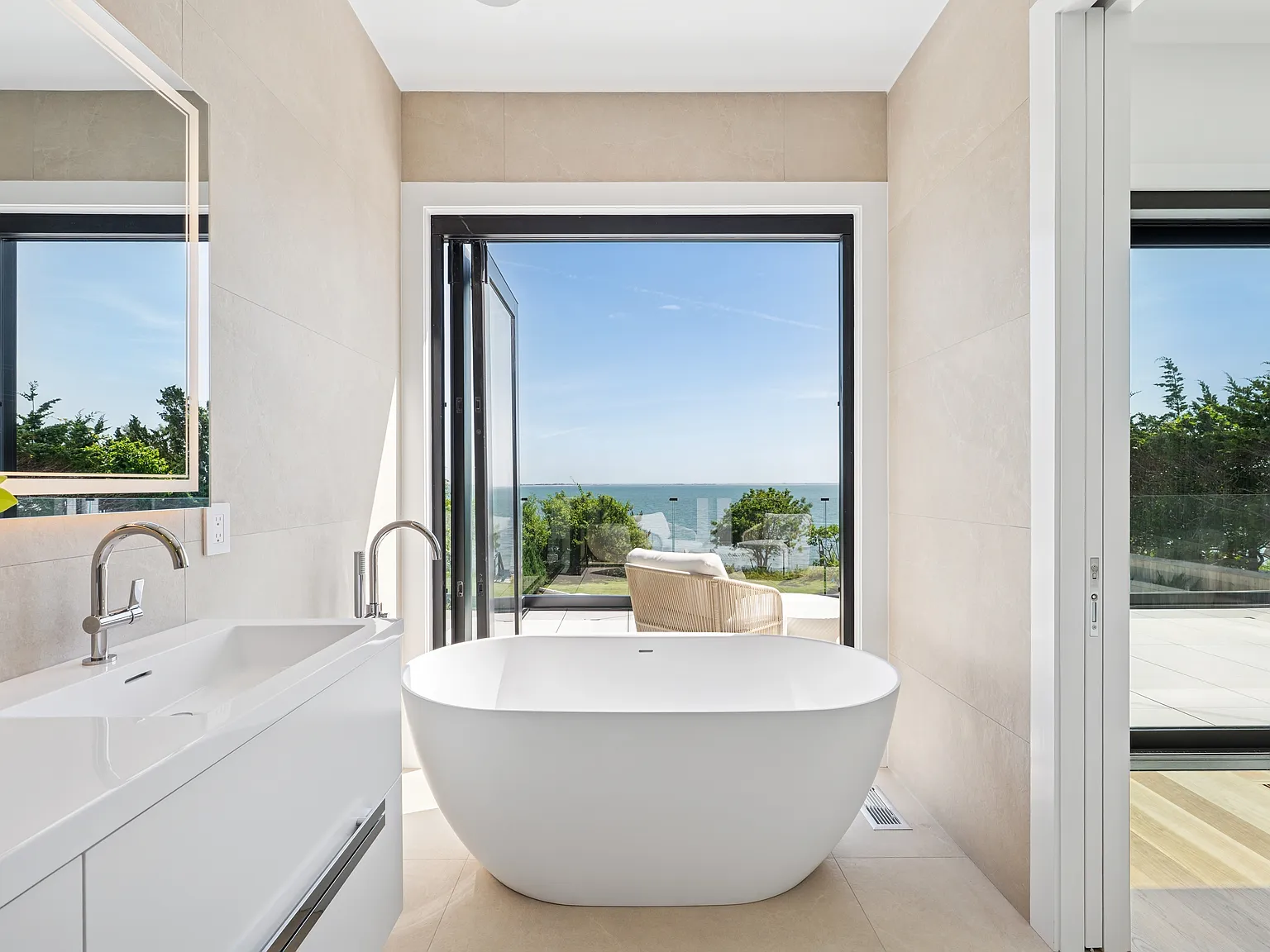 New Construction With Panoramic Water Views — Photo 4