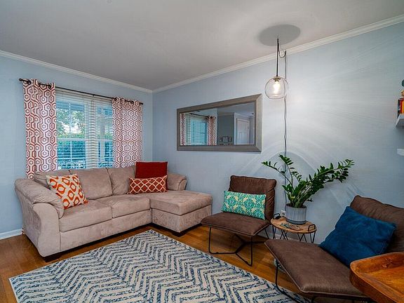 5th image of 1209 Meadow Park Ln #B
