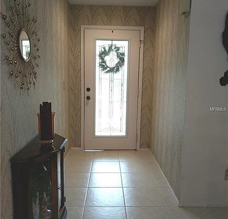 3rd image of 1667 E Dorchester Ct