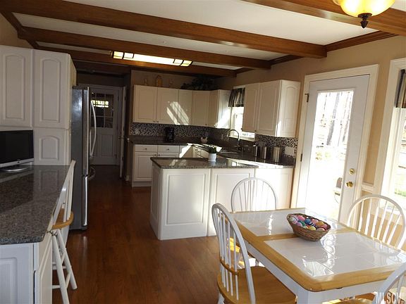 5th image of 2925 Quail Dr