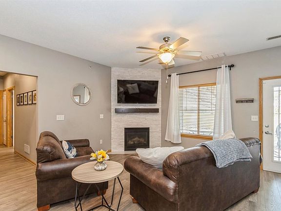 4th image of 450 Penn Ct APT 3