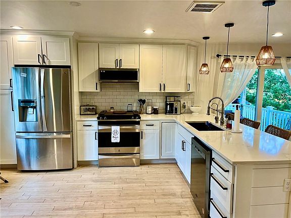 5th image of 608 Wordens Pond Rd