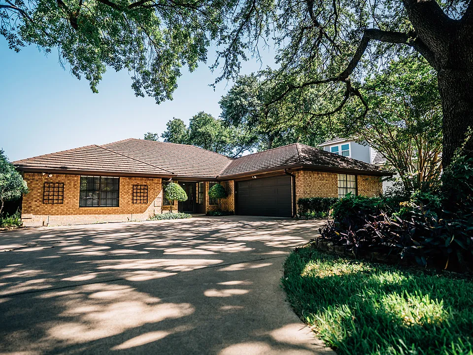 6309 Riviera Dr
