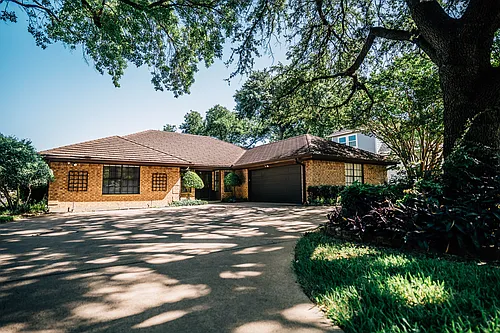 6309 Riviera Dr Photo 1